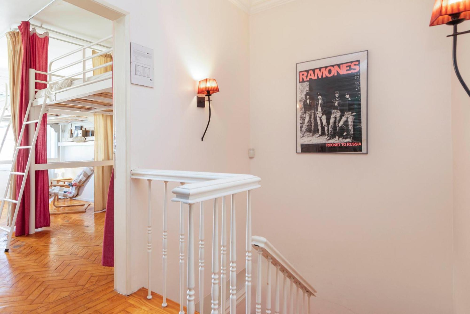 Nesha Guesthouse Lisbon Exterior photo