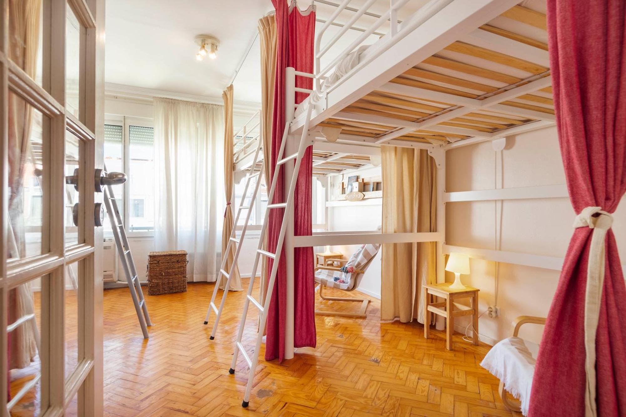 Nesha Guesthouse Lisbon Exterior photo