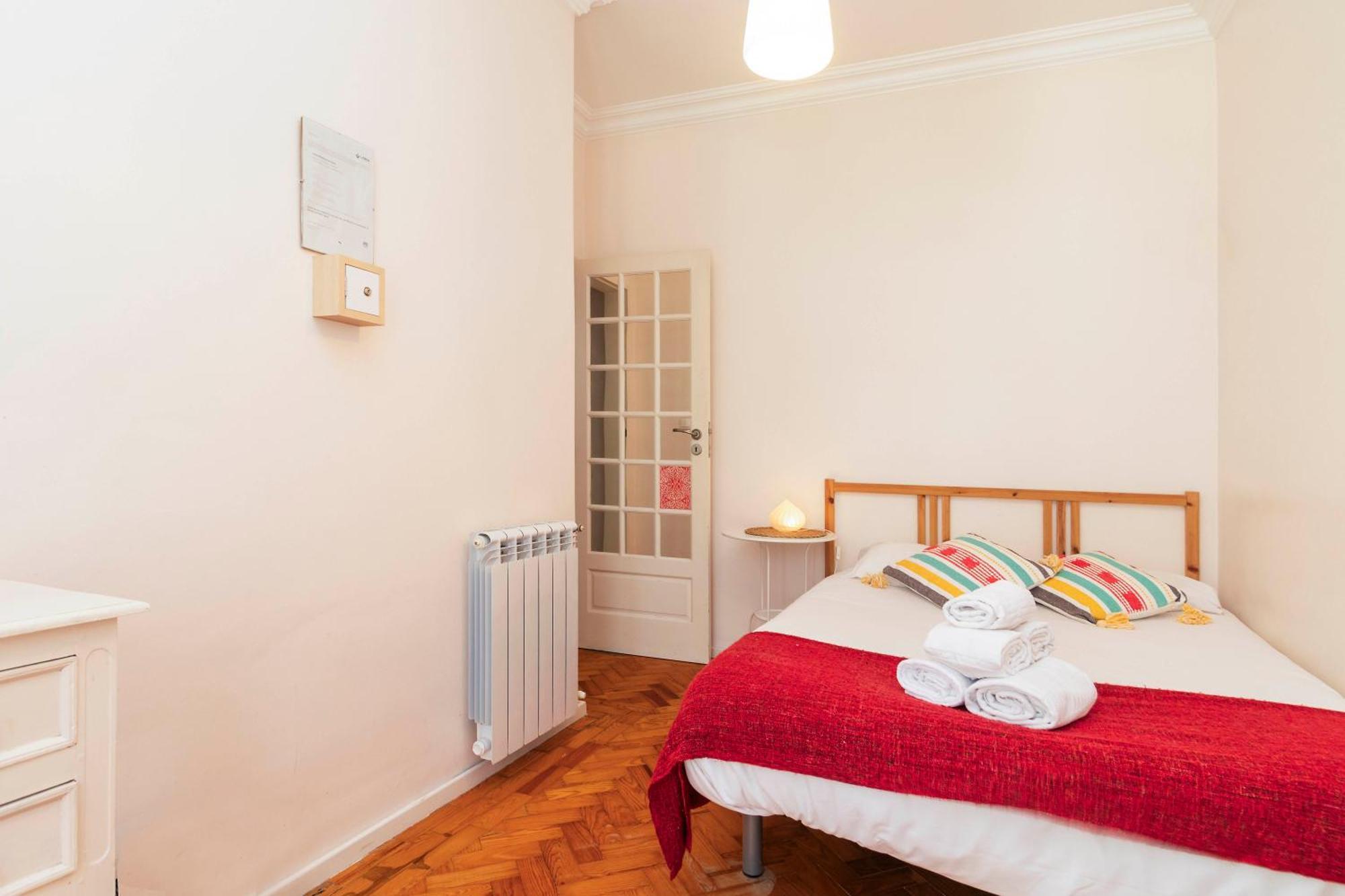 Nesha Guesthouse Lisbon Exterior photo