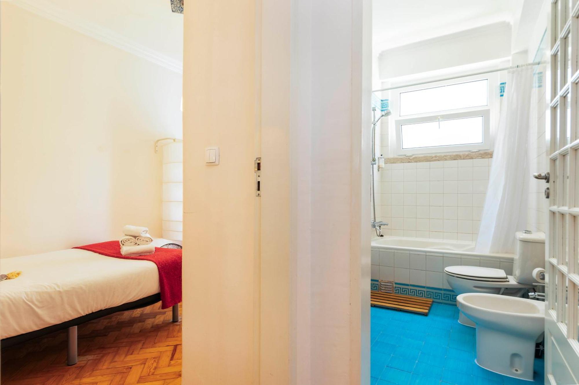 Nesha Guesthouse Lisbon Exterior photo
