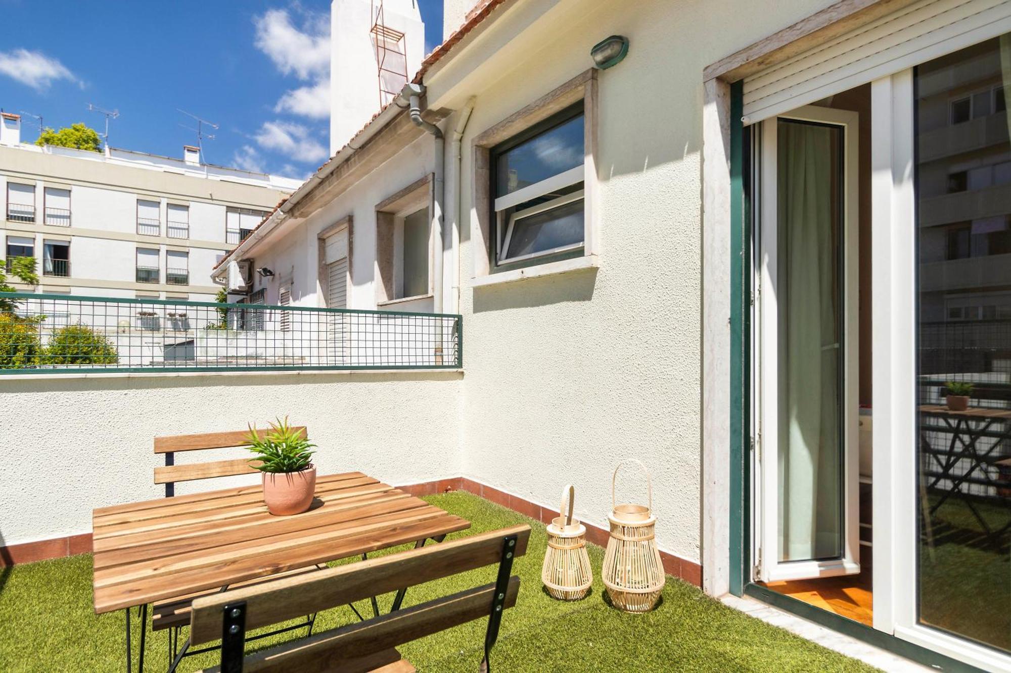 Nesha Guesthouse Lisbon Exterior photo
