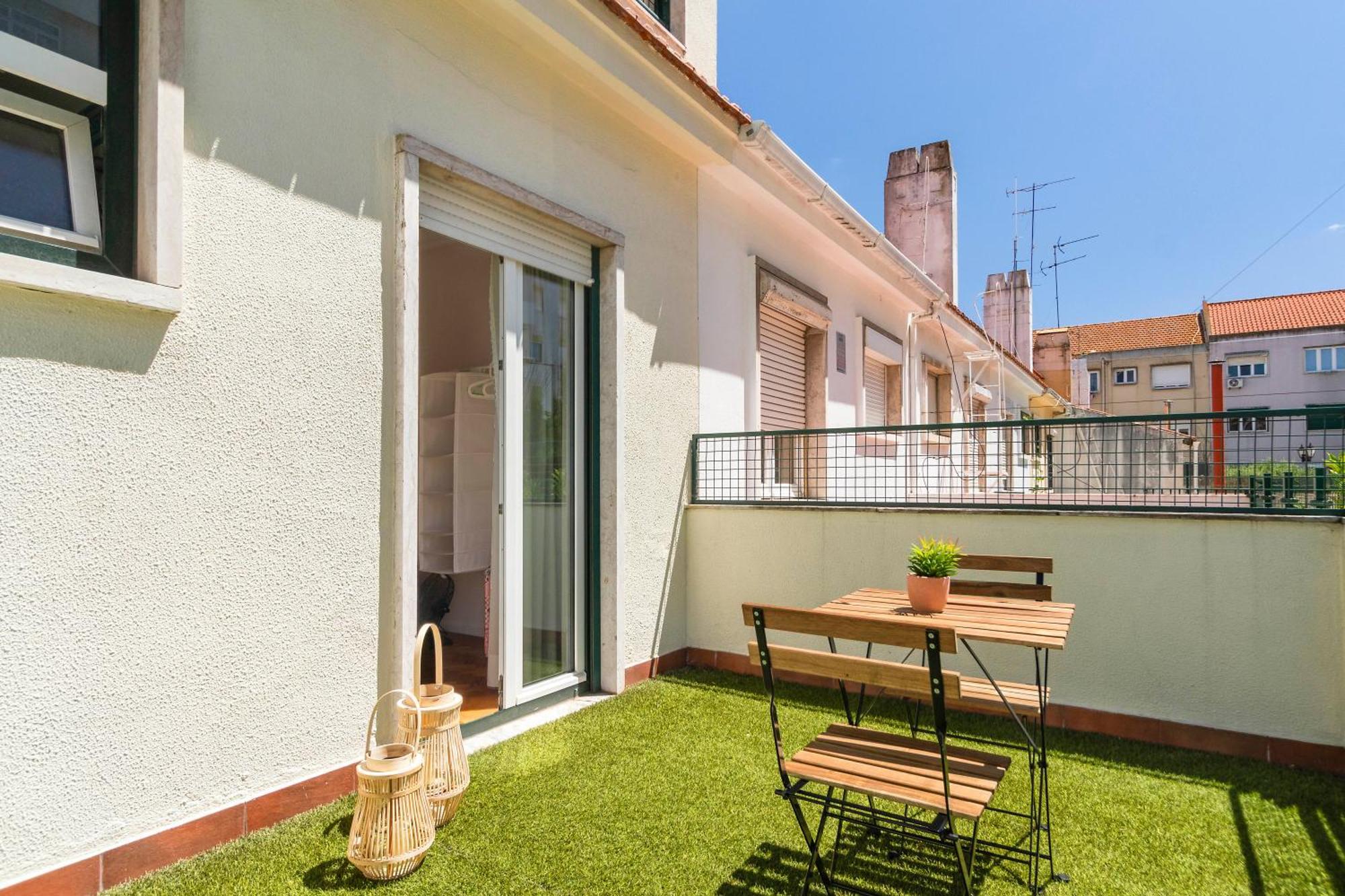 Nesha Guesthouse Lisbon Exterior photo