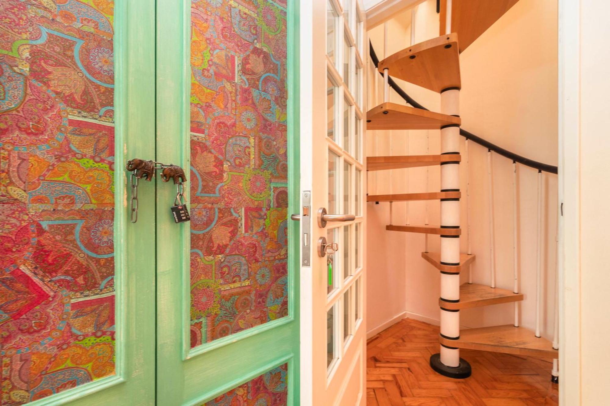 Nesha Guesthouse Lisbon Exterior photo